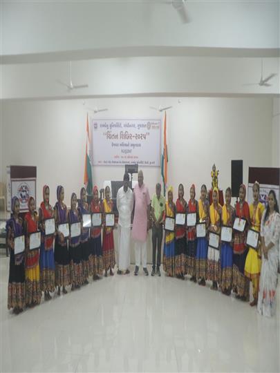 કામધેનુ યુનિવર્સિટી ધ્વારા ઉકાઈ ખાતે ચિંતન શિબિર કાર્યક્રમ ઉજવવામાં આવ્યો.